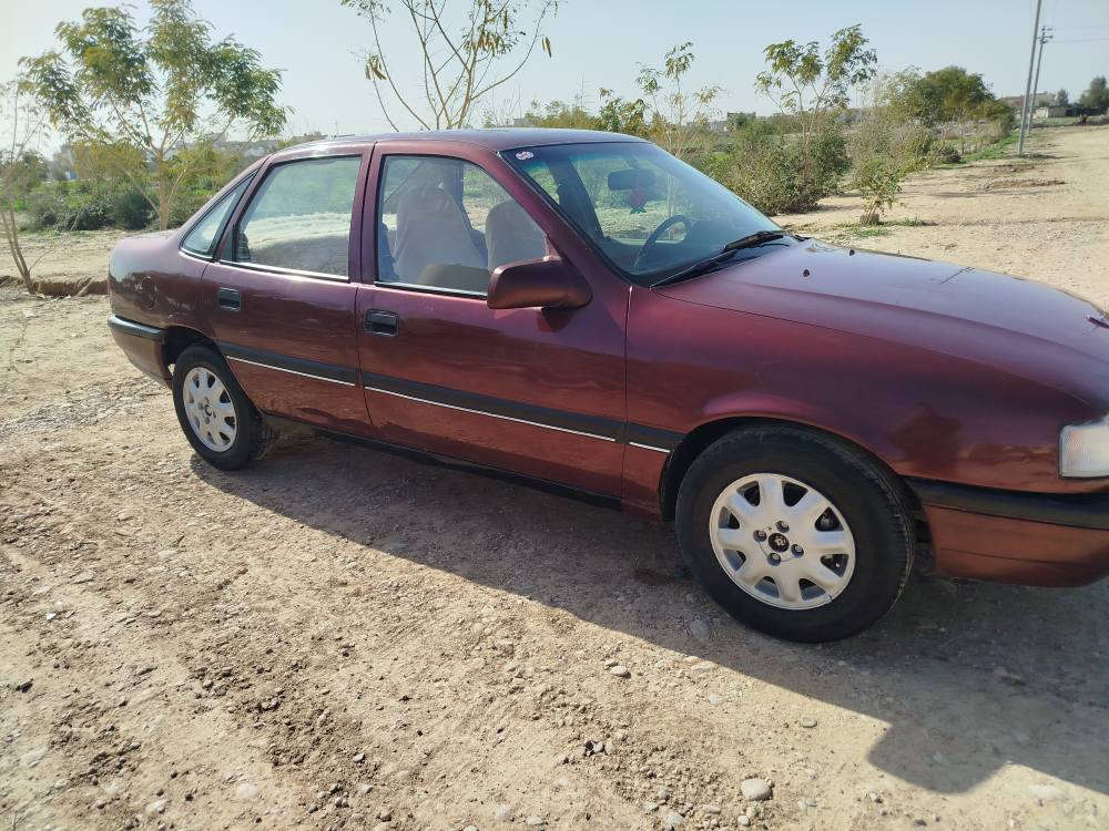 سلام و علیکم اوپڵ مۆدیل1989
مکینه 16ی قایش باریک  سه نه وی ئە سڵ و وە کالە بە شە رتی حاسیبە و اوە لیات ده عم و لێدراوی نیه خایسی نیه گشت گێچە کانی ایشە کات کارە بای مزبوت
تە نها مه کینه ی تۆزێک بوخار ئە کات 
سعری18 مجال شوێن کلار
*********** كيفري, ديالى
