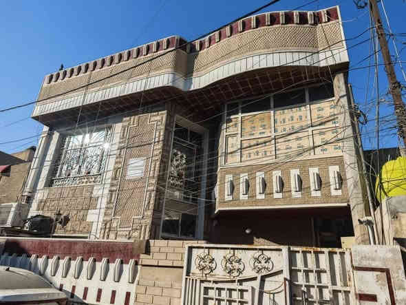 دار للبيع طابو صرف
طابقين مساحه 125 مربع واجهة 10 نزال 12.5
العنوان الامين الثانيه قرب سوق الشهداء للتواصل 
*********** بغداد
