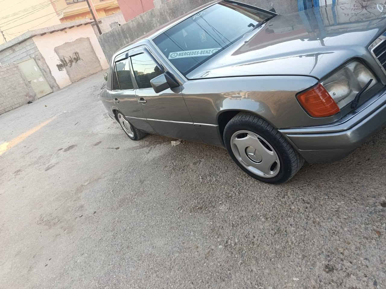 سلام عليكم مارسيدس موديل 1992بيبي دب مكينه وكير بلاد تبريد شغال منضومه غاز بيهه شغاله تنته اي بي اس شغال كلهه على البلاد مكفوله ضربه واخياس مابيهه مصبوغه جماليه رقم دهوك سنويه 2030 شرط التحويل مكاني ديالى حمرين سعره. 60 وبيهه مجال ***********
