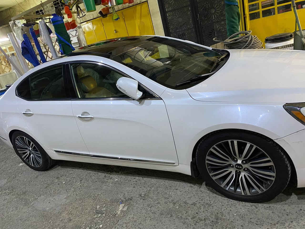 كادنزا ٢٠١٢ خليجي رقم اربيل دولي  تحويل مباشر مواصفات فول vip ٦ سلندر داخل ابيض بنوراما مكفولة بدون صبغ فقط مكانين بارد السيارة جاهزة بدون نواقص السعر ١٢٤ و بيهة مجال للشراي مكاني بغداد و هذا رقمي غير متواجد على الخاص ***********
