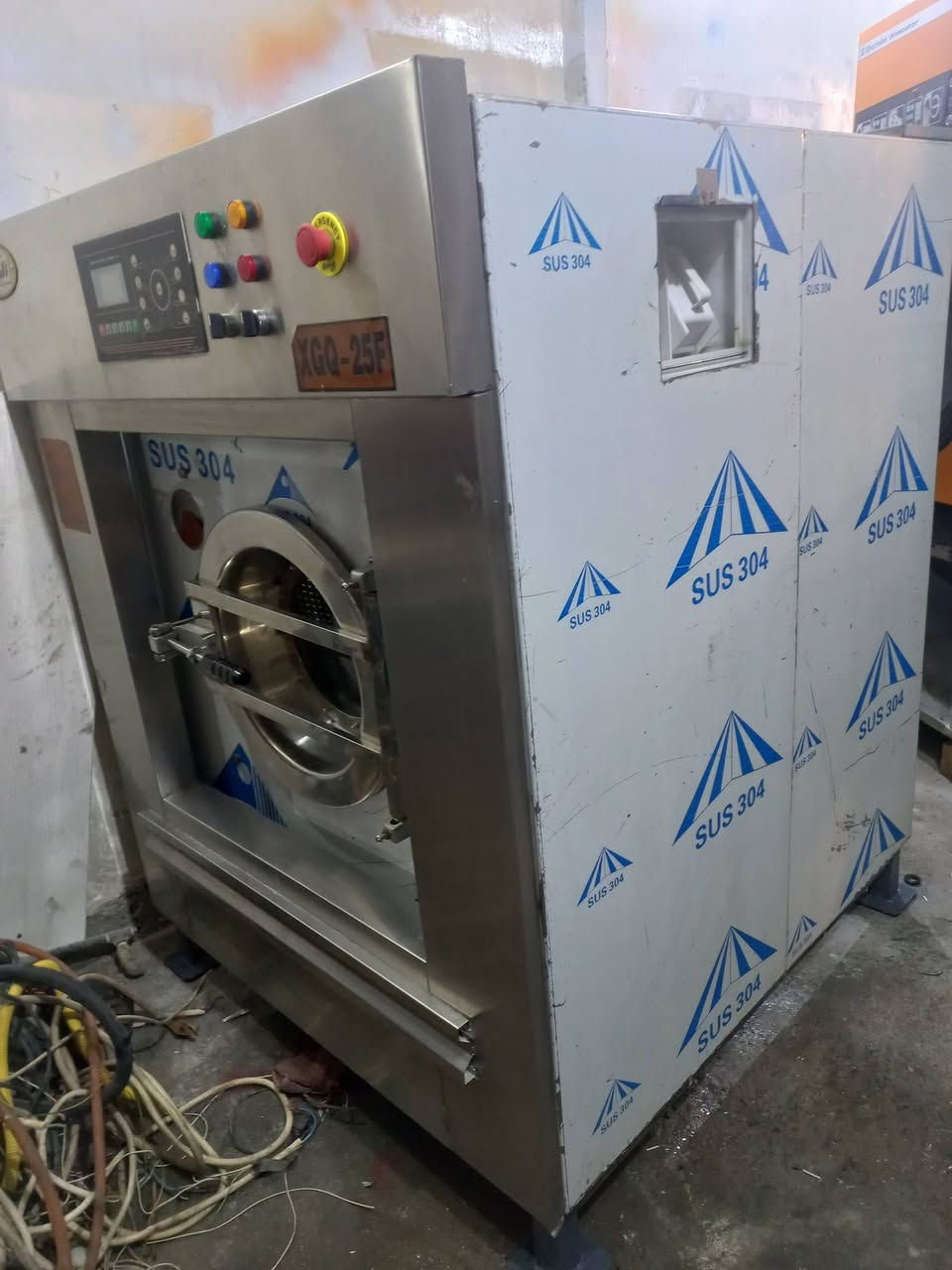 غساله حجم ٢٥ كيلو هزاز كهرباء سنكل نظيفه جدا جدا
الاستفسار مراسله الصفحه او الاتصال على الارقام التاليه 
***********
***********
