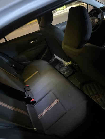 كورلا موديل 2025 هايبرد شكل الأمريكي 
زيرو ماشية 1600 يعني الف و 600 كيلو 
ويه أرقامها يعني تترقم بغداد 
فتحة سقف 
السعر 21 مليون و 250 الف 
مكان السيارة بغداد زعفرانية
***********
***********
