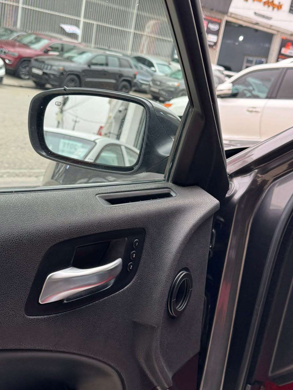 دؤج٢٠١٩پلاص فولي فول

سيارة كلين 

بس مكانين بية بارد

گير محرك ما مفتوع 

حدادية تبريت كلة بشرت

سيارة فتحة

كشن حارد بارد 

كشن خزن 

فولي فول 

سيارة حيل حلوو 

***********عندي واتساب أربيل, العراق
