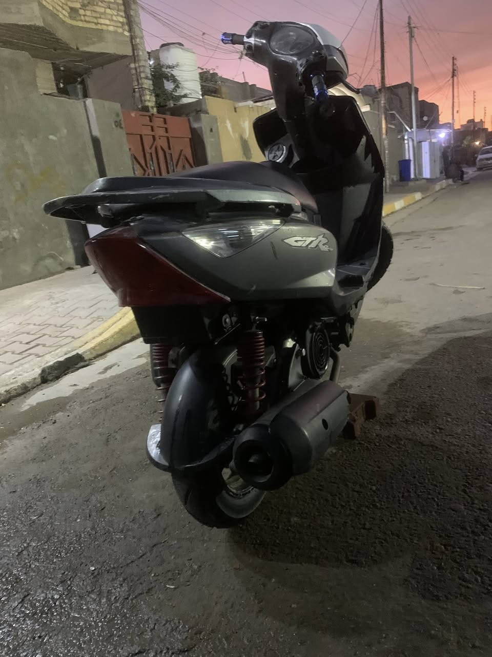 سلام عليكم دراجه البيع قيم واخذ الدراجه كابريتر وصخ بسَہ دراجه كامله الدراجه الحاضن مال مكينه موجو والثيل موجود كامله تاخذه برغي مامفتوح حتلو مراوس ماكس او اي شي رقم تلفوني ***********
