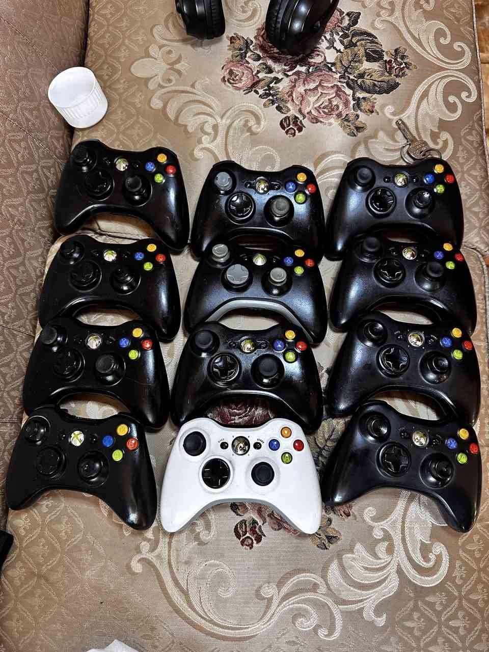 بيع يدات Xbox 360
عرض نار كميه محدوده اليده الوحده جاي تنباع ب٢٥احنا نبيع ع ١٥ويدات ثنين ع ٢٥
توصيل لجميع المحافظات وشرط الفحص امام المندوب 
تواصل ***********
