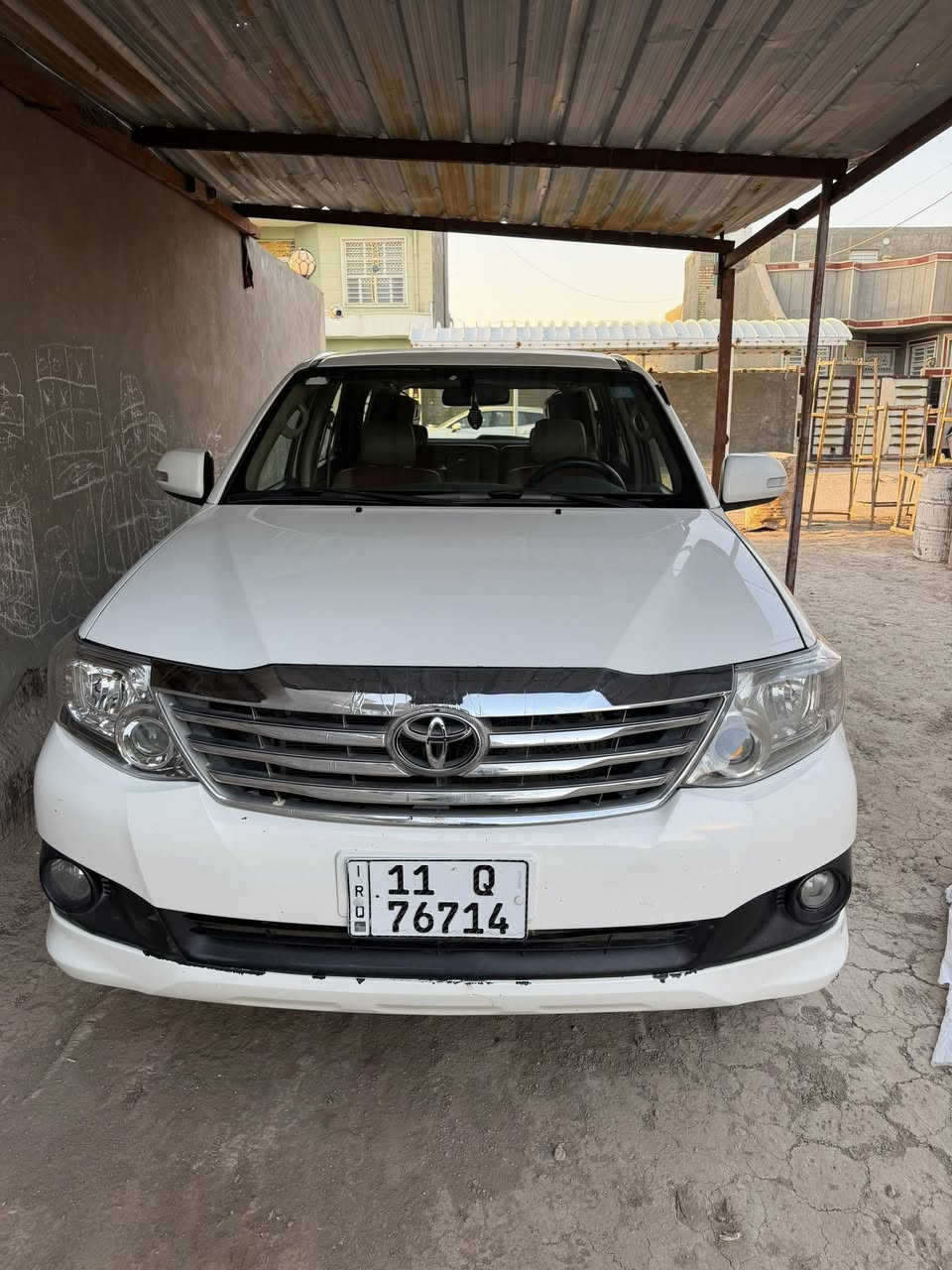 السلام عليكم عندي تيوتا فورجنال 2013  مكفوله كفاله عامه ماعدى الدعاميه تبديل و صبغ و الخلفيه نصه صبغ اثر شخوط  فقط السونار و فيديو لدواخل موجود ولباقي كفاله السياره محرك وكير مكفولات حجم المحرك 2700 كشنات جلد 7راكب 3قطع تبريد كير اوتوماتيك جام كهرباء شغال كامره خلفيه  شاشه مري شفط منظومة زنون  وحساس وبعد بيها هواي مواصفات مذاكرهن السياره حداديه وباتري وتخم وكهربايات كلها كفاله السياره ممتعوبه مال بيت السياره رقم بغداد الدولي وبأسمي شرط التحويل السعر ب ١٨٠  اتصل  وتدلل للاستفسارا على هذا الرقم ***********ملاحظة مكان السياره
