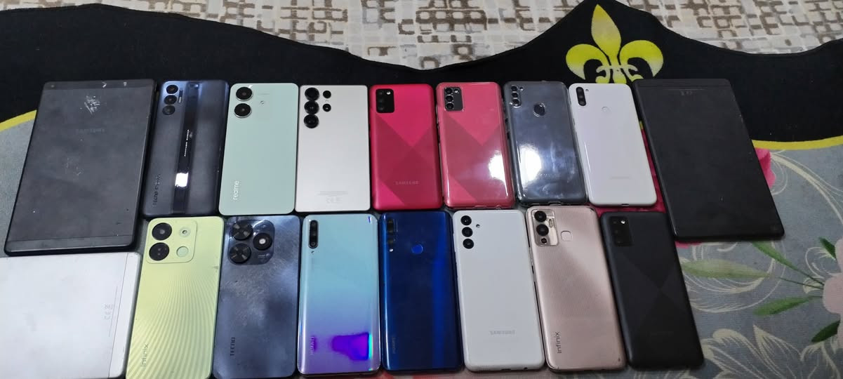 السلام عليكم اجهزه للبيع كلمن وسعره جميع الاجهزه مع الضمان الاستفسار مراسله خاص او واتس ***********
