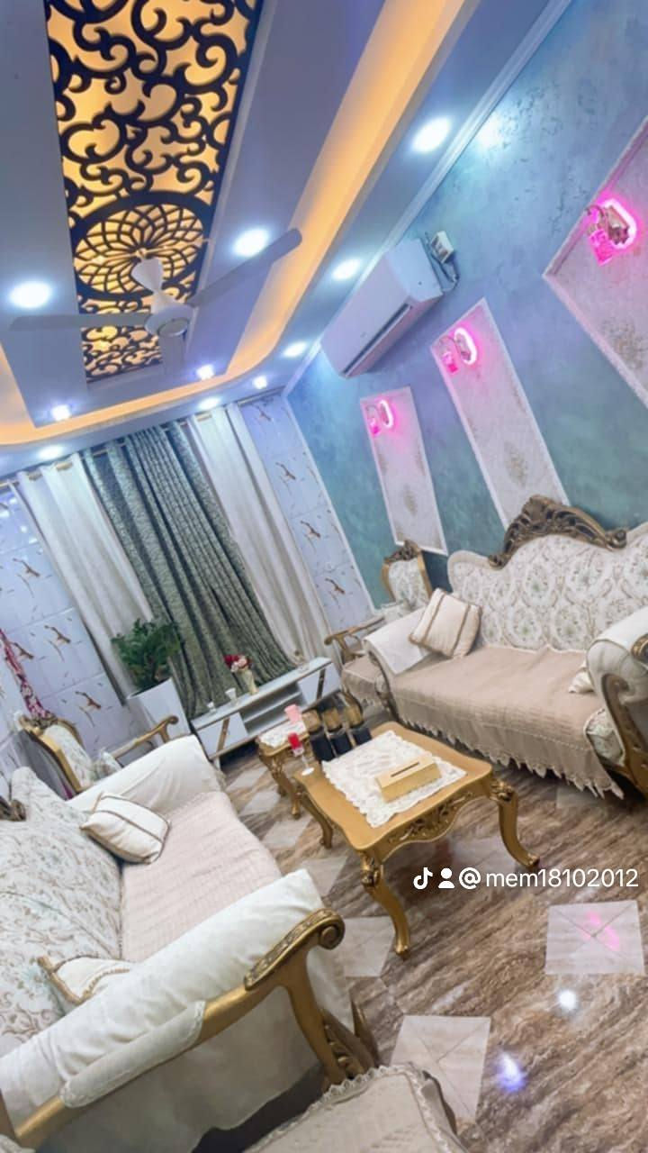 #اللهم صل على محمد وال محمد 
بيت ١٠٠م طابق واحد طابوق جمهوري مربع بالجاير مقابيل مستشفى الكفيل يصلح سكن او حسينيه للزوار لقربة من الإمام الحسين ع يبعد عن الحرم ٢ كيلو مشي نصف ساعه بالسياره دقايق .....يتكون الدار من ٢ غرف نوم وستقبال مدخلين البيت سند ٢٥اقرار محكمه مكاتبه مع صاحب الأرض مباشرتا...
سعر الدار ١١٥ مليون ....بسعر قطعه البيت اخوان ....
لاستفسار الاتصال 
***********
