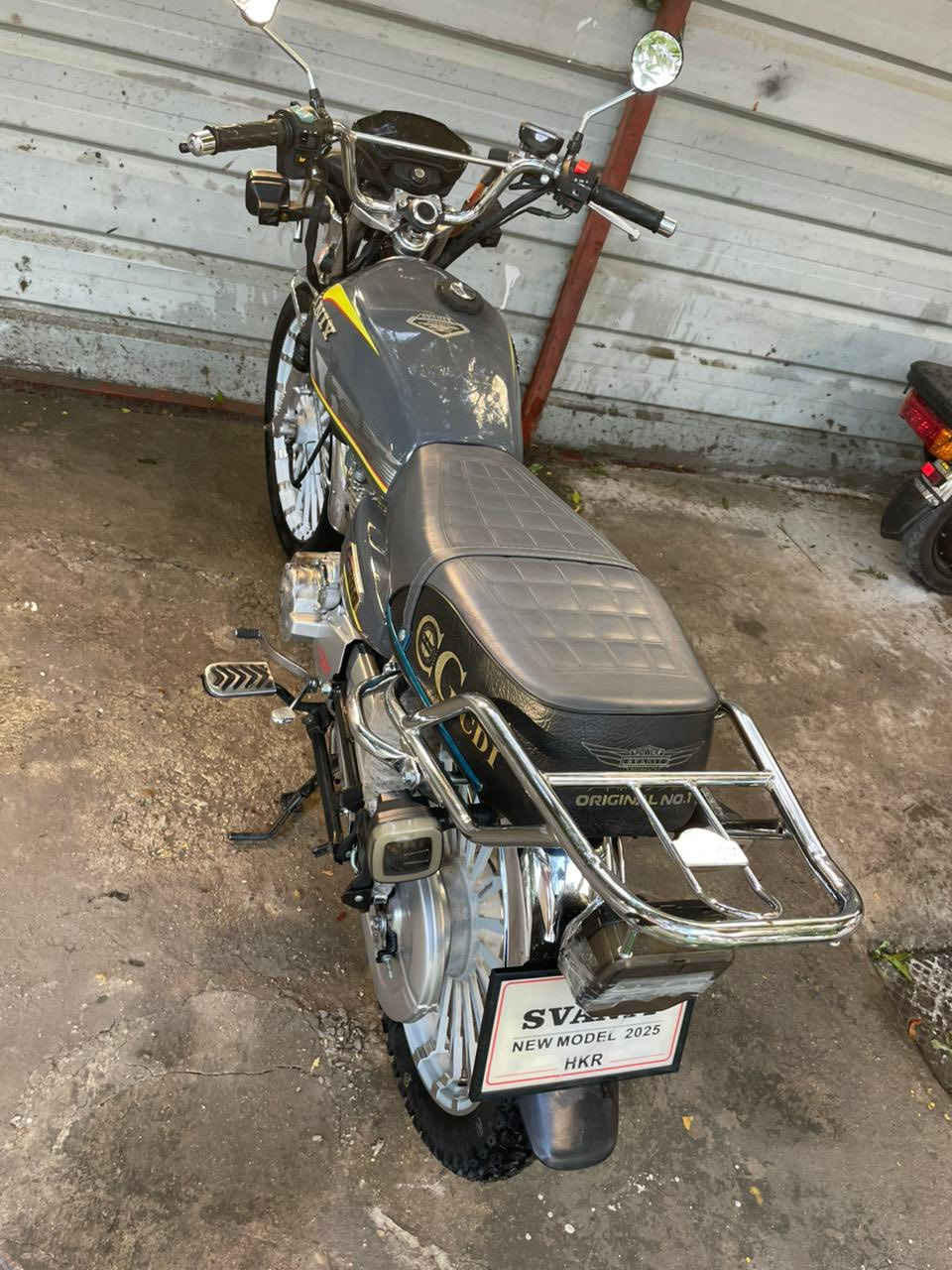 السلام وعليكم دراجه ايراني للبيع الدراجه خير من الله مكينه خير من الله كير خير من الله مديل2025دراجه كفاله عامه من كلشي  السعر 750وبيهه مجال مكاني بغداد  الرقم***********
