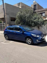 للبيع اكسنت هاتش باك موديل 2016 وارد امريكي ضررها موضح بالصور ضررها بس...