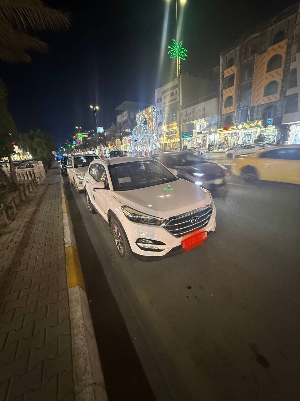 توكسان 2018 رقم بغداد 
السونار مرفق بالمنشور 
مكان السياره كربلاء قضاء الهنديه (طوريج)
رقم اتصال فقط : ***********
المواصفات 
-تحكم ستيرن جهتين
-شاشه 
-مري قابله للطي
-قطعتين تبريد 
-جلد 
-كامره 
-يدات نيكل
ماشية 184الف
