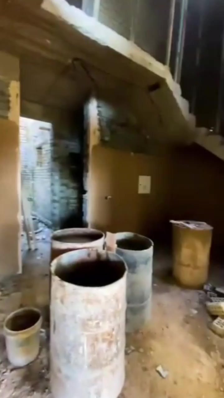 ***********

