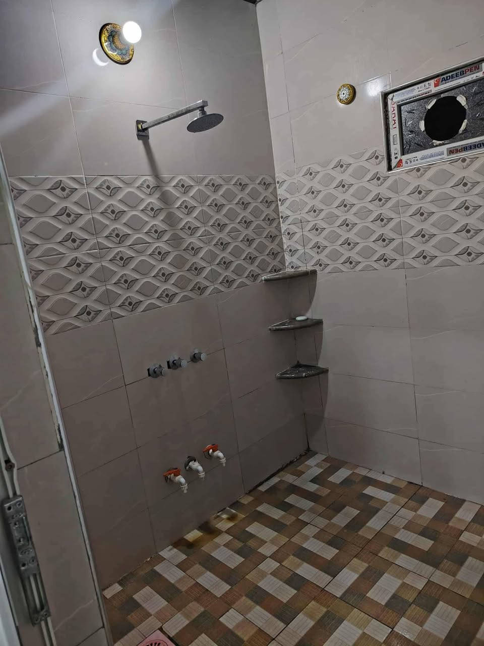 يالله بيت البيع المساحه 200متر مجمع بيتي الثاني تبليط باب فتوح على شارع 60مقابيل مجمع السطان طابقين 4غرف نوم السعر خاص ***********وتساب
تصال ***********
