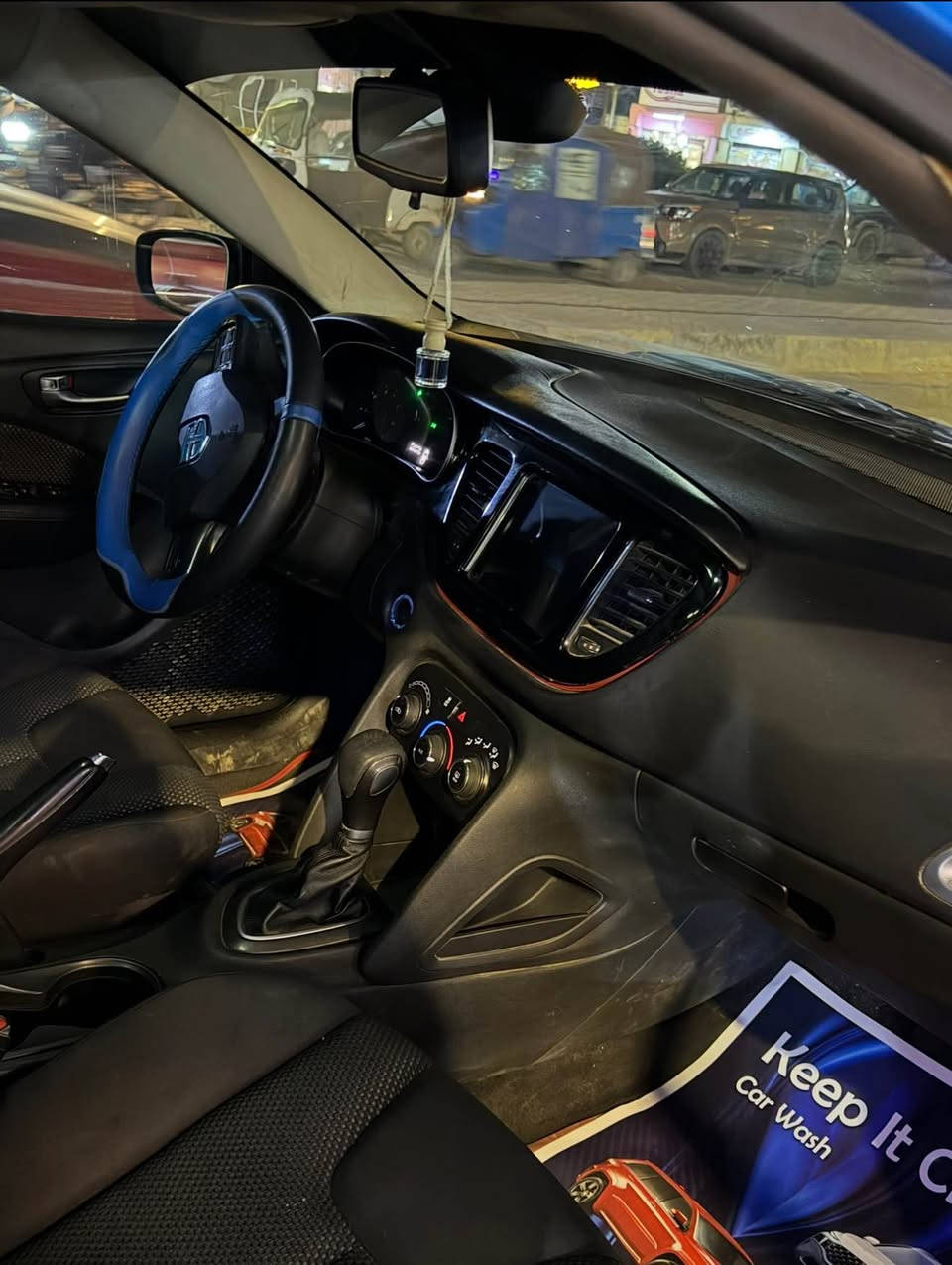 السلام عليكم دوج دارت. موديل 2015 مكينة 2000 كير مكينة جدد صدر. جديد نضافة الصدر 100/100  دهن كير جديد السيارة جاهزة من الدعامية للدعامية الف متصرف علية  السيارة سعرها 88 وبيها مجال  حك الجية
 ملاحضة رقم مميز *********** بغداد, العراق
