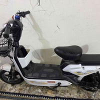 عندي درجه شحن  بيه عطل فقط بطاريات  السعر 200وبيه مجال الرقم 077354218...