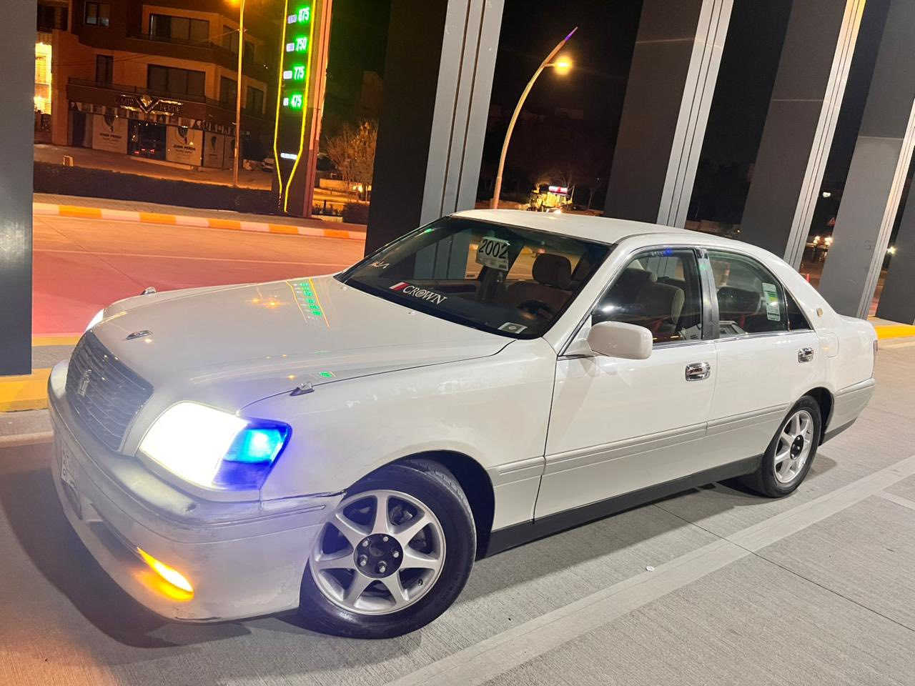 مەلیکە بوفروشت 2002
سپی ناو زەرد 
سعر 33 قفل  
براوە لوک  
یەک دوکمە 
کامل دەزکاری کراوە 
مکینە  فيفیتی 171 
گیر ومەکینە بەشەرت
سەیارەکە روبەرو جوانترە 
کودی بو کراوە 
شوین - سلیمانی 
***********
