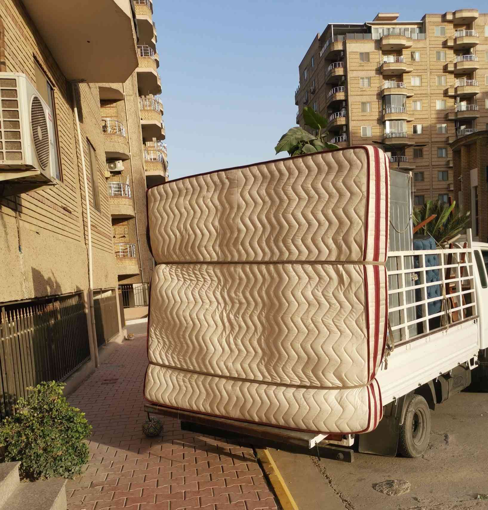 لنقل الاثاث العام***********
 السلام عليكم زبائننا الكرام
لاتفكر نحن في خدمتك
لنقل الاثاث العام 🏣 كادر متخصص من سياره كبيره هينو وسياره صغيره كيا 🚛🚛 وعمال متخصصه بنقل الاثاث👨‍🔧👨‍🔧ونجار لفتح الغرف والشد 🧿عراقي🇮🇶🧿تركي🇹🇷🧿ماليزي🇹🇷🧿 و🤴.. اتصل والباقي علينا..
