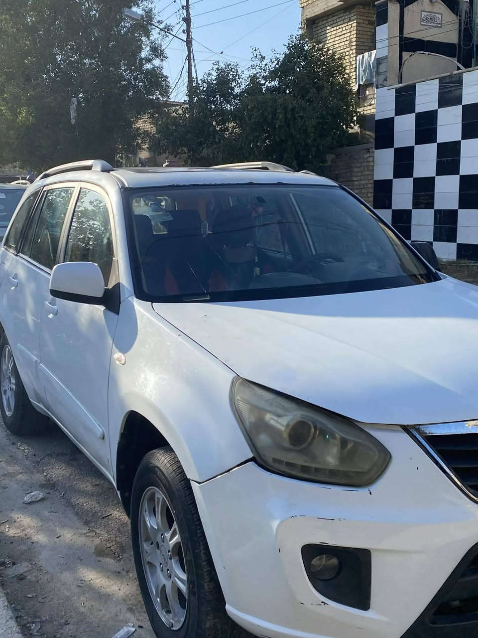 السلام عليكم شيري تيكو 2012 شكل 2013
مكينه وكير خير من الله وكهربائيات كامله تبريد شغال كشافات امامي خلفي لدات امامي خلفي تخم تاير فتحه سقف اربع جام كهرب ABS كير كهربائي خمس نمر مكفوله من الضربه القويه والصبغ عدا بيه نص الجاملغ الامامي السياره حلوه وكاعده الجام من تتقفل يصعد وحده تحكم المري كهرباء رقمها نجف مشروع وطني وين ميعجبك تحول خمسه ويل كب السياره كلها بلاديه .

مكاني بغداد الكفائات قرب المدارس الجدد 

السعر 48 وبيه مجال حك الجيه 

الاستفسار ***********
