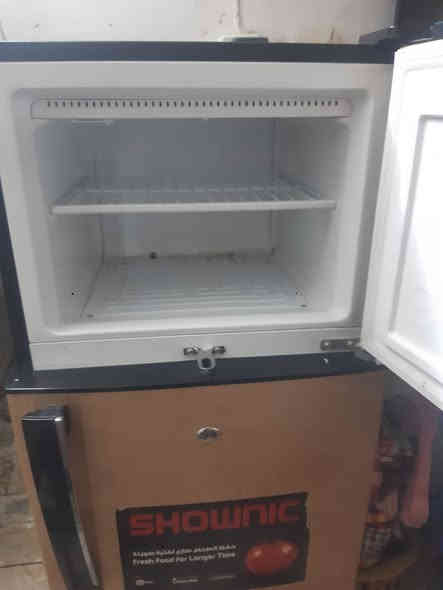 سلام عليكم ثلاجه للبيع ما صار هواي من اخذتهه اخت جديده لسعر 200 تواصل ***********
