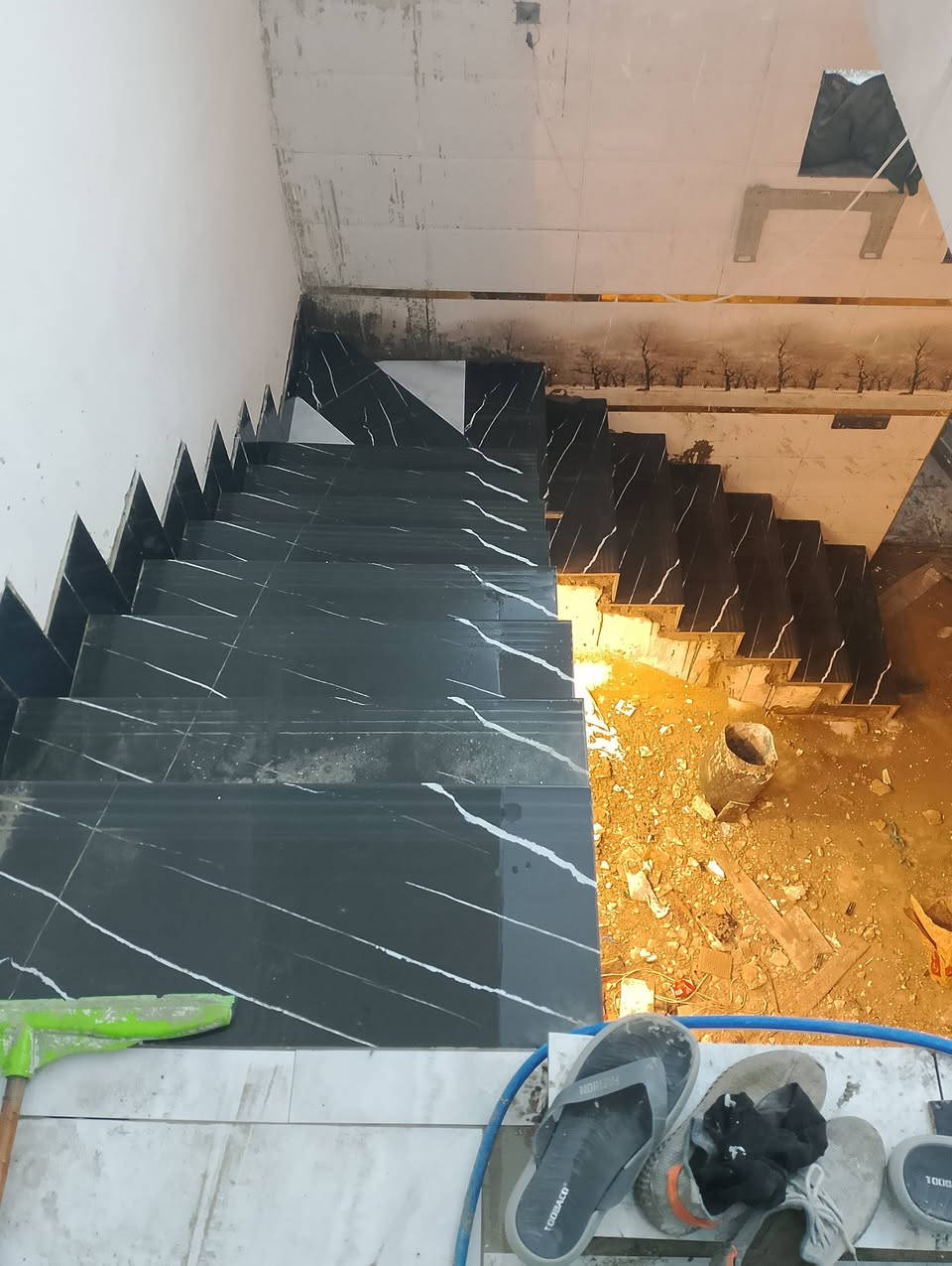 السلام عليكم إني خلفة رقم ***********
