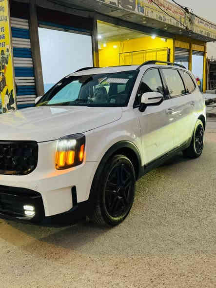 للبيع..  .. للبيع 
سيارة تيلورايد 2024
 X Lin  الفول الفول المعروفة مواصفاتها  السيارة وارد أمريكي حادثها تخريب سرقه فقط بدون ايرباك بدون صبغ بدون استبدال أي قطعة ..السيارة كلين كلين تم استرجاع نفس أغراضها (( نعم)) بيها بي دي آر   خشم البنيد ومقدمة الجاملغ  أيضا.  السيارة ابلادية بمعنى الكلمة ماشية 19 ألف كيلو متر  مو ميل....قابل للزيادة. 

وهذه جملة المواصفات إلي أعرفها 
 
1 بصمه ابواب لمس وتشغيل وصندوق 
2 فتحه سلايد 
3 كامرات 360
4شاشه جبيره كار بلي
5 داخل رصاصي
6 كشنات جلد تدفئه تبريد
7 رادار امامي توقف ذاتي 
8رادار خلفي ايضا توقف عند الخطر 
9نقاط عمياء 
10 قيادةذاتيه 
11 حساس امامي
12حساس خلفي 
13  7 راكب
14ثلاث قطع تبريد منفصل
15تحكمات فول 
16لايت عدستين زنون
17انضمه قيادة خمس انضمه
18  تشغيل عن بعد
19بردات خلفيه 
20تدفئه تبريد كشنات امامي 
21تدفئه  كشنات خلفي 
22صندوك كهرباء ذكي
23مري شفط
24 فور ويل 4x4
25هند بريك بصمه 
26منفصل سياحي
27منافذ شحن بكل الكراسي
28ويل كب 20 بلاك
29 محرك 6 سلندر 3800 
30اناره داخلي بيضاء
31لدات امامي خلفي
32 مساج بلكشن 
33 خزن ميموري
34. تدفئه بالاستيرن 
ملاحظه : السيارة بصمتين وياها وكاعيات  ابلادية 
والجام الخلفي المضلل بعد استبداله.
السعر 40.000الف دولار يعني أربع شدات مجالها بسيط جدا. والشراي ابخدمته لتواصل *********** وصورها الي بمريكا  بل منشور
