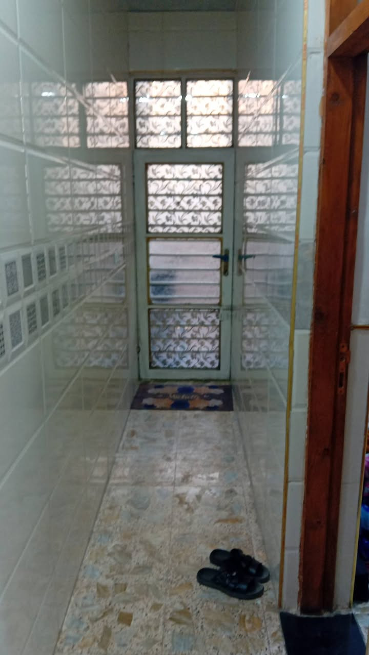 دار للبيع مساحه ٨٠م طابقين ...الطابق الاول كامل والطابق الثاني يحتاجله بس بياض وكاشي وكهرباء بس المهديه الثالثه زراعي سند ٢٥ كامل خدمات السعر ١٤٥ بيه مجال بسيط للاستفسار الاتصال على الرقم *********** بيه واتساب
