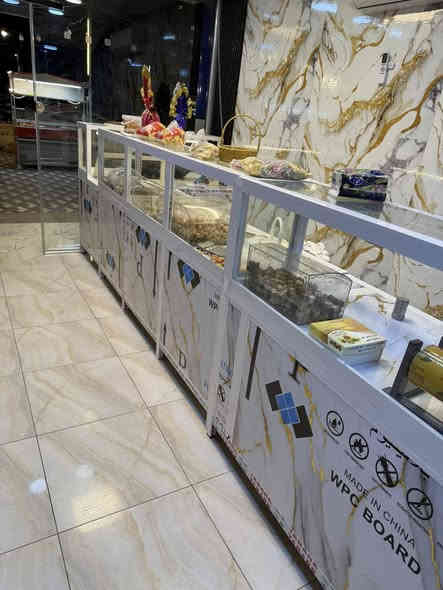 فاترينه الامنيوم للبيع 
عربانه لبلبي  او حمايه الحلويات 
 للبيع ***********
