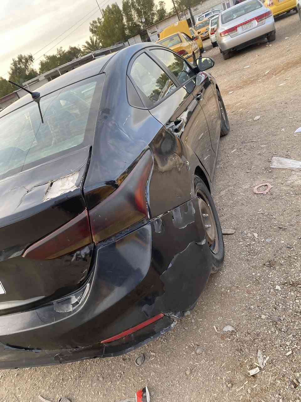 با
اكسنت اسود موديل ١٩ 

حادث جاملغ و صندوق معمره شلون مجان 

وتنقص دهن ماشيه ١٧٠ ميل قابل لزياده

رايده ٩٠ وبيه مجال 

عنوان بغداد /حي الجهاد 

***********
