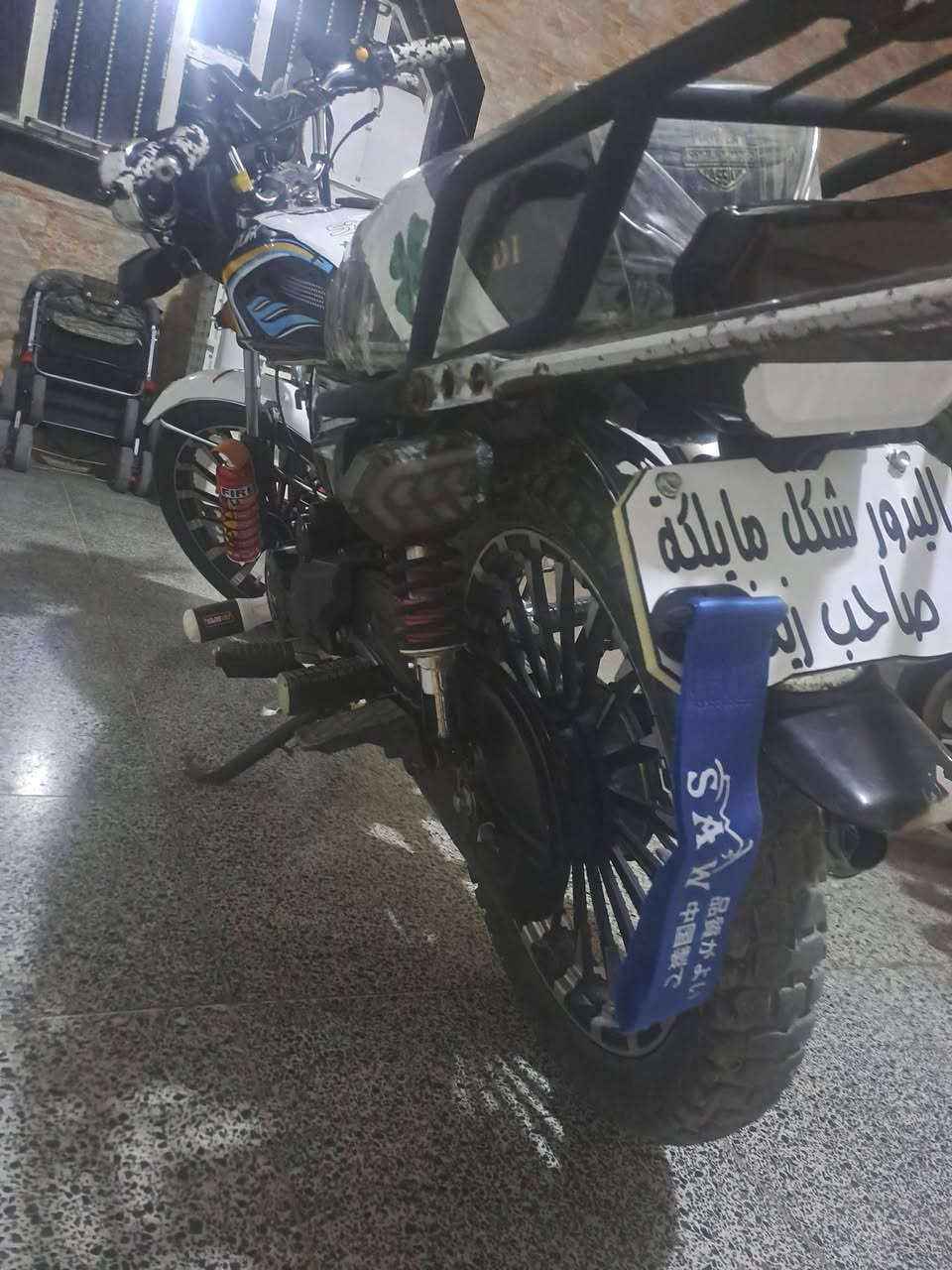 السلام عليكم
دراجه للبيع 
.
موديل 25
.
محرك 200 
.
بلادي ممفتوح 
.
صلنصه رياضي 
.
مكفوله

بيه اوراق 

دهن جديد +تايرات جدد أمامي خلفي 
ملاحظه بيه فقط شاشه ترمش بل طسه لاغير 

دراجه شلعه+معدل تاخذ تراي وين ميعجبك تجي تفحص وتقتنع يلا تشتري 
كل الدارجه بل صور 
السعر ٧٧٥ وبيه مجال((( قليل)))

جماعت ل ٧٢٥و ل٧٠٠ لتعبون نفسكم 
.
شراي يتصل ***********
موقع دجيل
