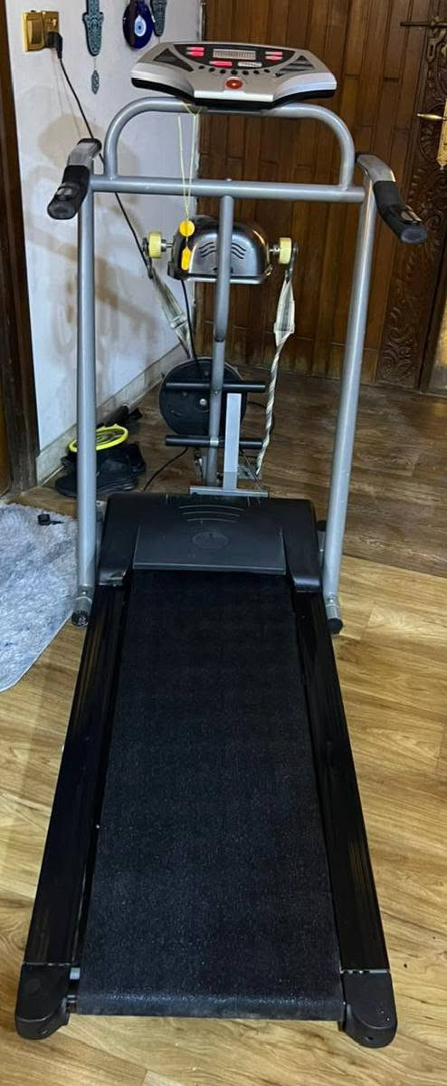 لبيع جهاز جري كهربائي منزلي  treadmill
شاشة ديجيتال (وقت، سرعة، مسافة، سعرات)

 • مساج هزاز قوي للظهر والخصر 

• حزام تنحيف + قرص دوار 

• حساس نبض + تحكم من البورد و من اليد

 • قابل للطي، بيه عجلات للحركة

السعر 350 الف


**إذا كنت صاحب هذا الإعلان وتريد حذفه لأي سبب، رجاءا أرسل رسالة إلى الدعم الفني**