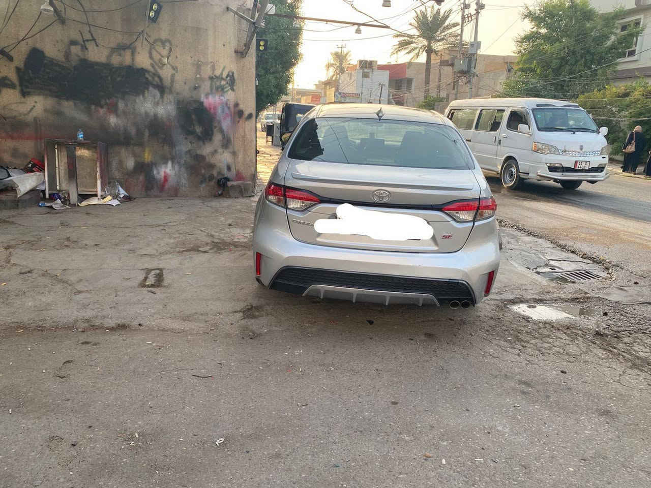 السلام عليكم
للبيع 
كورولا 2020 وارد أمريكي 
رقم أربيل سيارة باسمي تحويل ثاني يوم ..
((ضرر كما موضوح بل صور)) 
مواصفاته 
ويل كب ١٨رياضي 
لا يت زنون 
اشاير بلمري 
نظام ECO
قيادة ذاتية
نظام سبورت 
مانع الانزلاق
محرك 2000
كير10نمر 
رادار امامي 
نظام تحديد مسار 
مثبت بسرعة
هاند بريك بصمة 
كشنات جلد 
داخل ألوان اسود 
وتخم تاير جديد 
فول تحكم سترين +تحكم شفتات 
كأمره خلفية 
السيارة نظيفة وجاهزة
العسر ١٦٠ بيهه مجال بسيط 
رقم شمالي 
العنوان : ديالى / بعقوبة 
التفاصيل و الاستفسار 
الاتصال ع الرقم ***********
