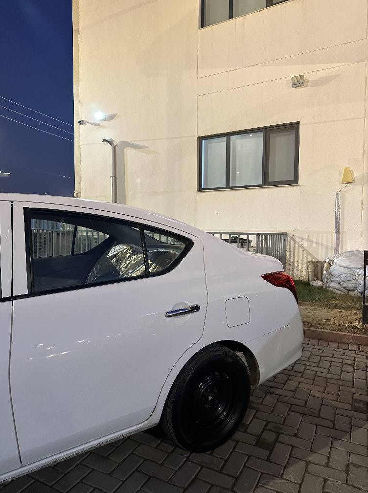 بە ناوی خوای گەورە 
نیسان سەنی لاکشمیبای بۆ فرۆشتن 
٢٠١٦ یەک چاملخی بۆیاخە 
ڕەسمی سۆنەرەکە دانراوە 
١١٥ هەزار ڕۆشتوە 
گێڕ و مەکینە بە شەرت هەتا بڵێی سەیارەیەکی توندو تۆڵە بێ مەسرەفە
تەقەو ڕەقە بەشەرت 
چوار تایەی تازەی لە ژێرە
بە ناو کردن بە شەرت 
سەنەوی تا ٢٠٢٧ تازەیە 
سەیارەکە لە کەلارە 
*********** 
بۆ سعرەکەی تەلەفۆن بکە لە خزمەتام كالار, السليمانية
