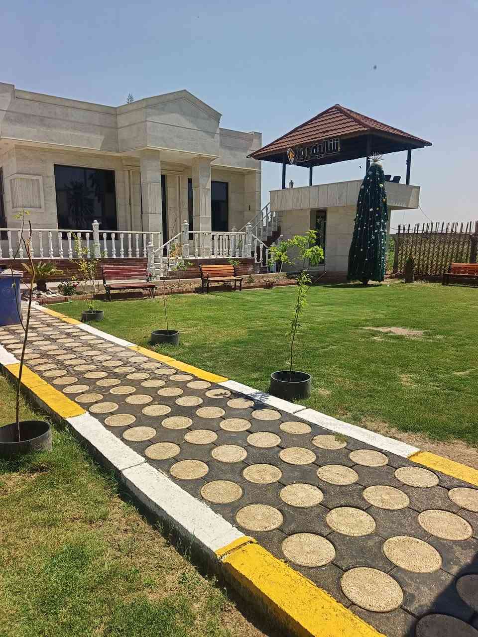 مزرعه شاليه روز الترفهيه للايجار
تحتوي على 
بيت مؤثث كامل 2 غرف نوم🎪🏡🏠
صالة كبيرة🏠
مطبخ جاهز مع الأواني 
مسبح كبير 🛝🌊
 🏖  
حديقه  كبيره🏕
مكان للشواء 🔥🔥🔥
 🚥🚥
كراج للسيارات 🚙🛻
ألعاب 
بليارد فيشه منضده طائره وكافه انواع التسليه🎱 
التأجير نهاري وليلي ويوجد مبيت 🌕☀️🌛🌛
المكان المدائن .سلمان باك 
للحجز الأتصال***********
 متوفر واتساب ايضا***********
