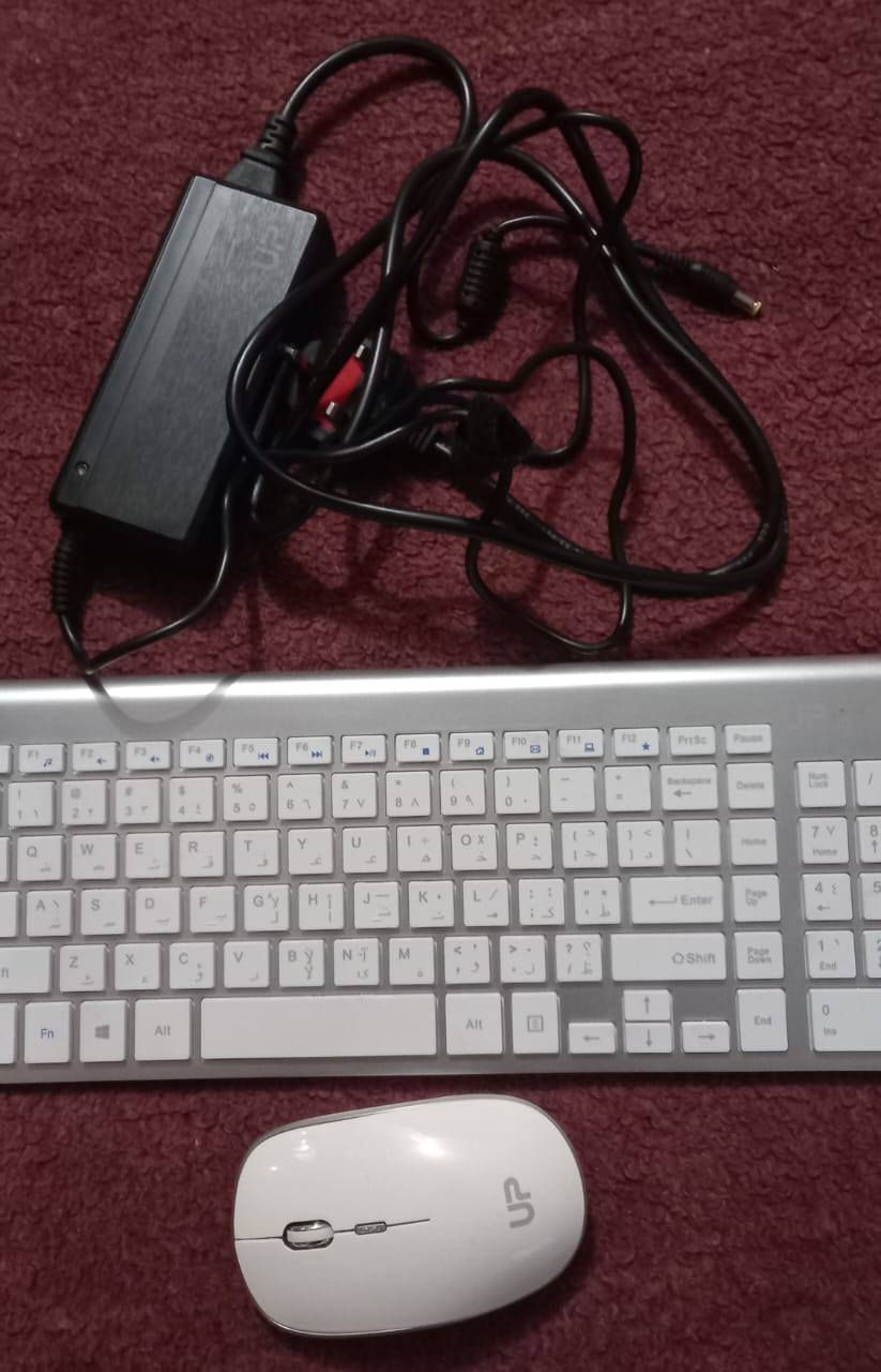 حاسبة نوع( Up 24inches)
جديدة بالكارتونة وبعده حتى مامعربة 
مع الشاحنة وماوس وكيبورد 
للإستفسار واتساب ***********
