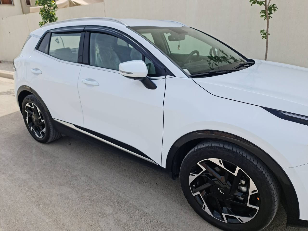 كيا سبورتج 2024  قمارة حديد داخل بيجي
رقم بغداد انكليزي وسنوية باسمي مكفولة

السعر 235 ورقة السيارة ماشية 26 الف

العنوان : بغداد _ شهداء البياع  ***********

بصمة وتشغيل عن بعد كرسي السايق كهرباء

تدفئة بالكراسي  تدفئة بالستيرن 

سايدبريك دكمة  شفتات كير سبورت بالستيرن

محرك سعة 2000 سي سي

شاشة متصلة تعمل بنظام بلي كار نفيكيشن  

ويل حجم 19 الشباك الامامي بلاك بيانو 

حساسات امامي خلفي  كامرة دوارة مع كاميرا حوادث

اوتو هولد  درايف مود  مانع انحدار  مانع انزلاق

فول تحكمات الستيرن  شحن وايرليس بلوتوث usp

المري الجانبية طي وفتح كهرباء  اشارة جانبية بالمراة

لايت زنون عالي ناصي  لد ليزري امامي نهاري بك لايت لد

مودات اوامر صوتية الداخل مطعم المنيوم

تبريد تحكم مناخي منفصل مع تبريد خلفي

ماسحة امامي خلفي اوتو مراءة الداخلية نظام اوتو دم 

علامة سبورتج في الابواب

يوجد فطر صغير في الديفويزر الخلفي موضح في الصور
