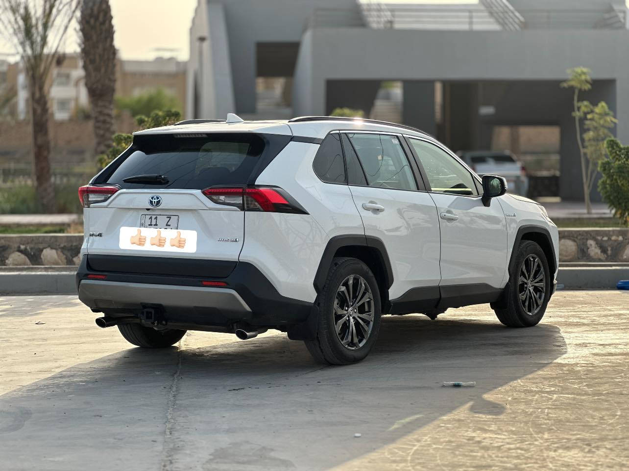 سلام عليكم
تيوتا راف فور 2023
السيارة وارد 
هايبرد بانزين 
السيارة بدون حادث بيها 3 قطع كلير جاملغات وبنيد
وهذا رقم الشاصي مابيها صور حادث 

JTMRW3FVX0D158977

مواصفات معروفة السيارة مكانها نجف
السعر 198 وبيها مجال بسيط 
***********

السيارة رقم بغداد بأسمي
