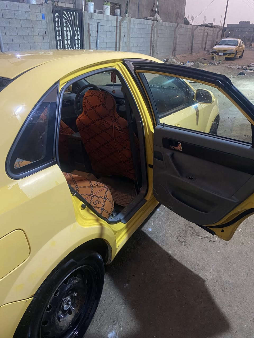 اوبترا موديل 12  مكفوله من الضربه والتبديل وصبغ طخم تاير جديدباتري جديد  محرك نضيف حداديه نعمه من الله امام خلفي تبريد ثلج  رقم بصره باسمي شرط تحويل سنويه 28 ( *********** ) سعر 65 بيه مجال قليل
