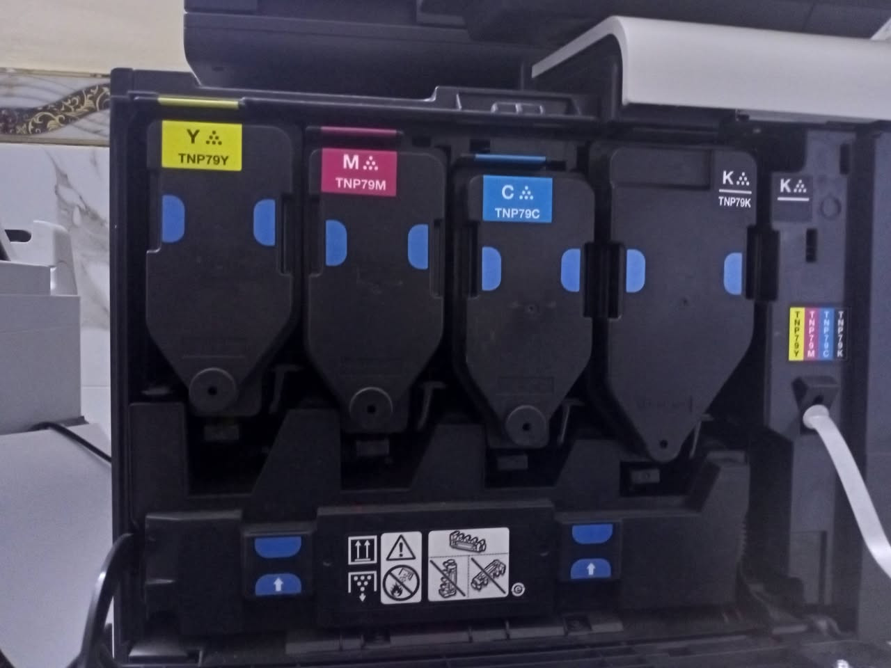 طابعة كونيكا بزهاب الاصدار الحديث
طابعة ليزرية مواصفاته تكدر تكتب اسمه تطلعلك مواصفاته 
سعره 450 
مكاني بغداد 
***********
