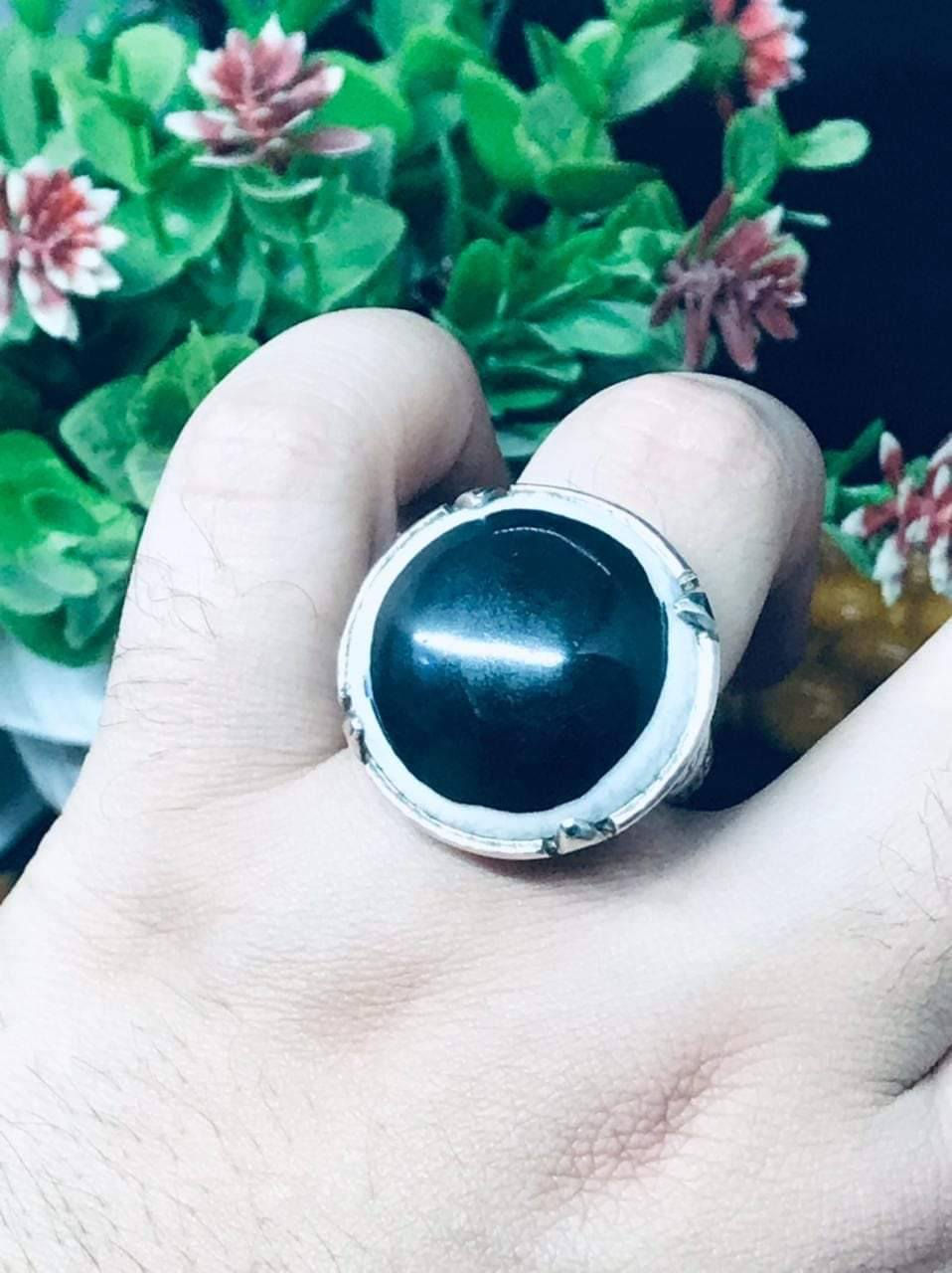 لمن تكَول تحفة شاهدك معاك 
أحبتي 🌹
١- جزع يماني بقري  عين فحم اسود طبيعي 💯💯
٢- صياغة يدوي اكرر يدوي بالكامل للفنان فارس الصائغ 
٣- قياس الخاتم ٢٥-٢٦ 
السعر ٢٣٥ الف شامل التوصيل


**إذا كنت صاحب هذا الإعلان وتريد حذفه لأي سبب، رجاءا أرسل رسالة إلى الدعم الفني**