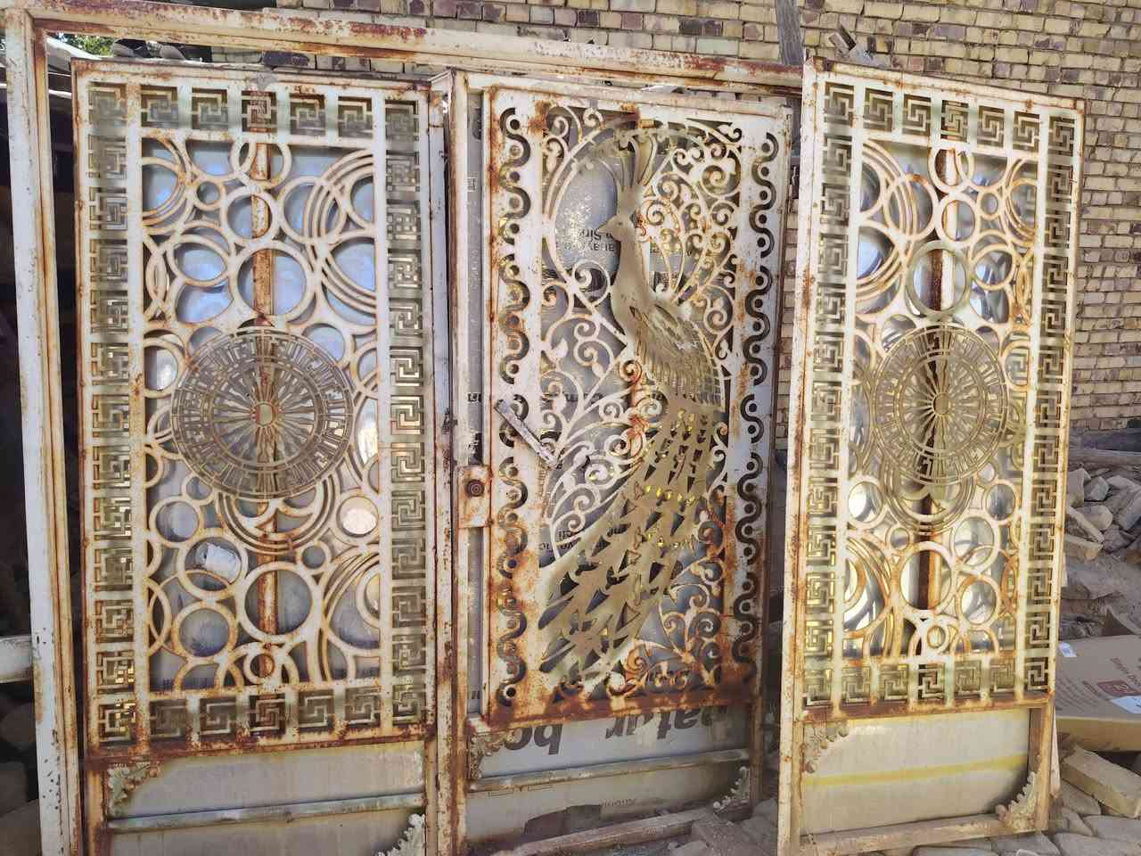 باب ريسي نضيف بقط بس رماده طاكه تلحم ثقيل جرجوبه شيلمان باب نضيف قيمه وخضه ***********
