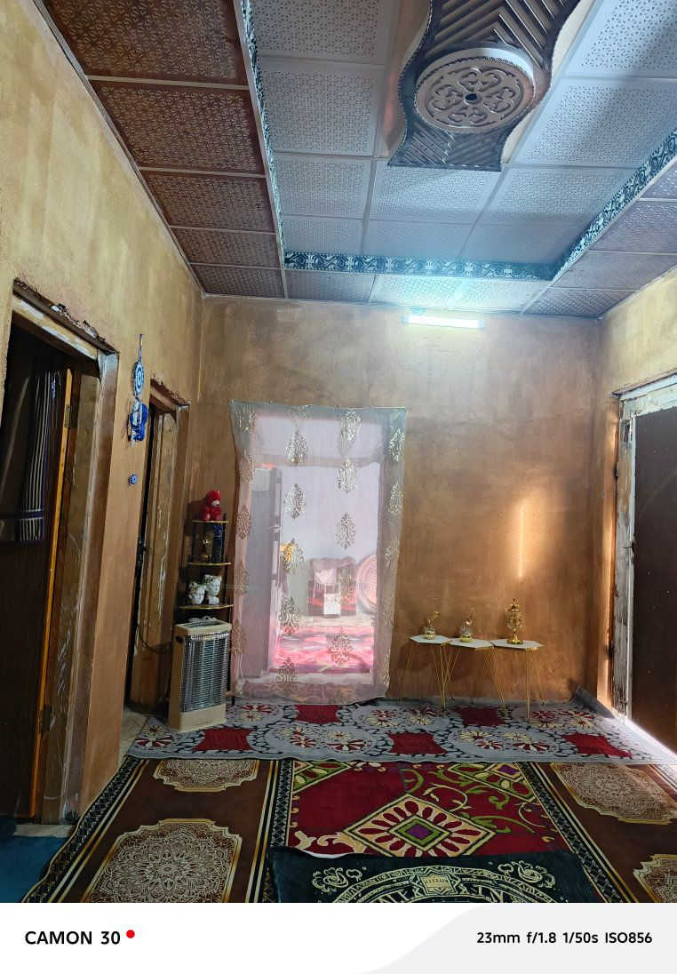 بيت 🏠 زراعي البيع بناء جديد توني سكنته صار 5ايام مساحه 130   يتكون من غرفتين وصاله ومطبخ  وديوانيه هيكل ومنور البيت سيراميك كوله   البيت مشمول بل تطويب بي وصل المنطقه بوابت حي صناعي ثلاجات قرب الحولي جديد تربيه جديده  كلهن   يمه  السعر 26 وبي مجال *********** وتساب موجود
