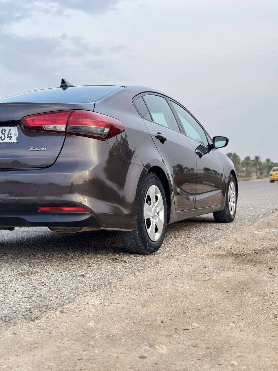 للبيع كيا فورتي 2018 حادثها بنيد فقط  بدون تبديل صبغ فقط وجاملغ ملاون ويا كلير سياره بدون اير باك بدون دواخل كفاله شواصي لغود تكم كفاله مواصفات 
شاشة جبير كامره خلفيه دواره حساس خلفي  تحكم جهتين 3 وضعيات قياده كير AT مكينه 2000 دوش  رقم بغداد دولي بسمي  ماشيه 143 ميل حقيقي السعر 116 بيها مجال للشراي المكان بابل 
***********
