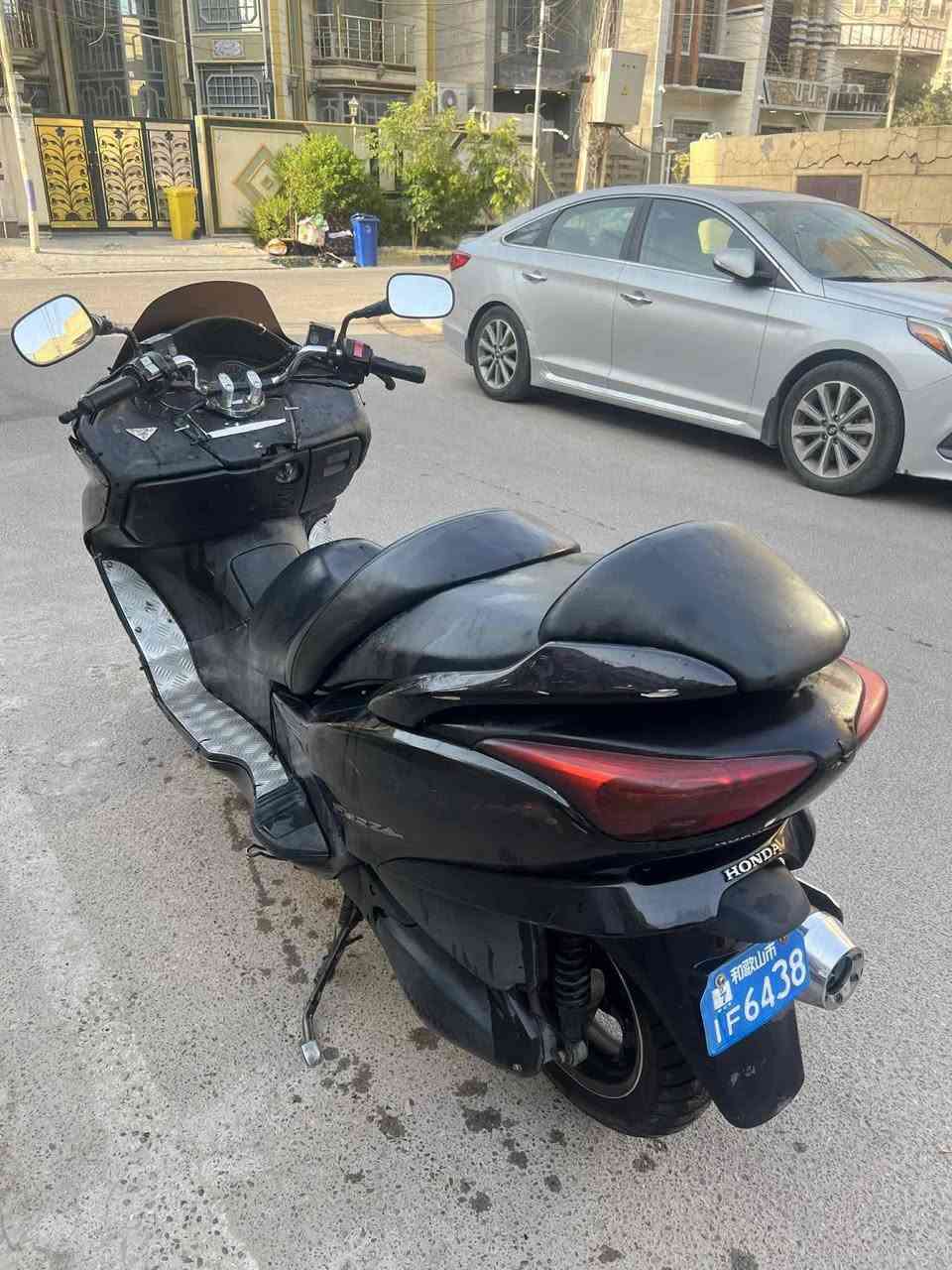 السلام عليكم اخوان فورزه 08 دراجه فقط كفراتهة بيهن ملاحضات المكينة مكفوله مفاتح بيهة برغي شرط الكلجات مسويلهن فحمات اصليه بلادي الكهربائيات كلهة فول دراجه خير من الله عارضهة ب 600 وبيهة مجال شراي اتصل ***********  حي الجهاد بغداد
