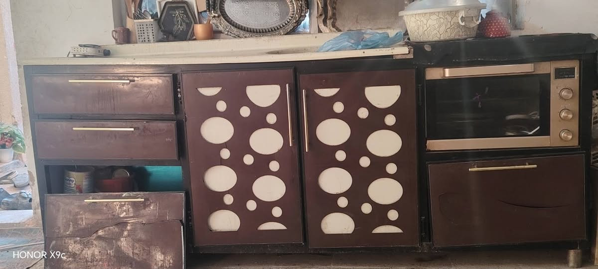 كاونتر للبيع مستعجل اضرار بسيطه تجي وشوفه سعر 80الي يريده يتواصل بس واتساب بيع مستعجل ***********العنوان سبع البور
