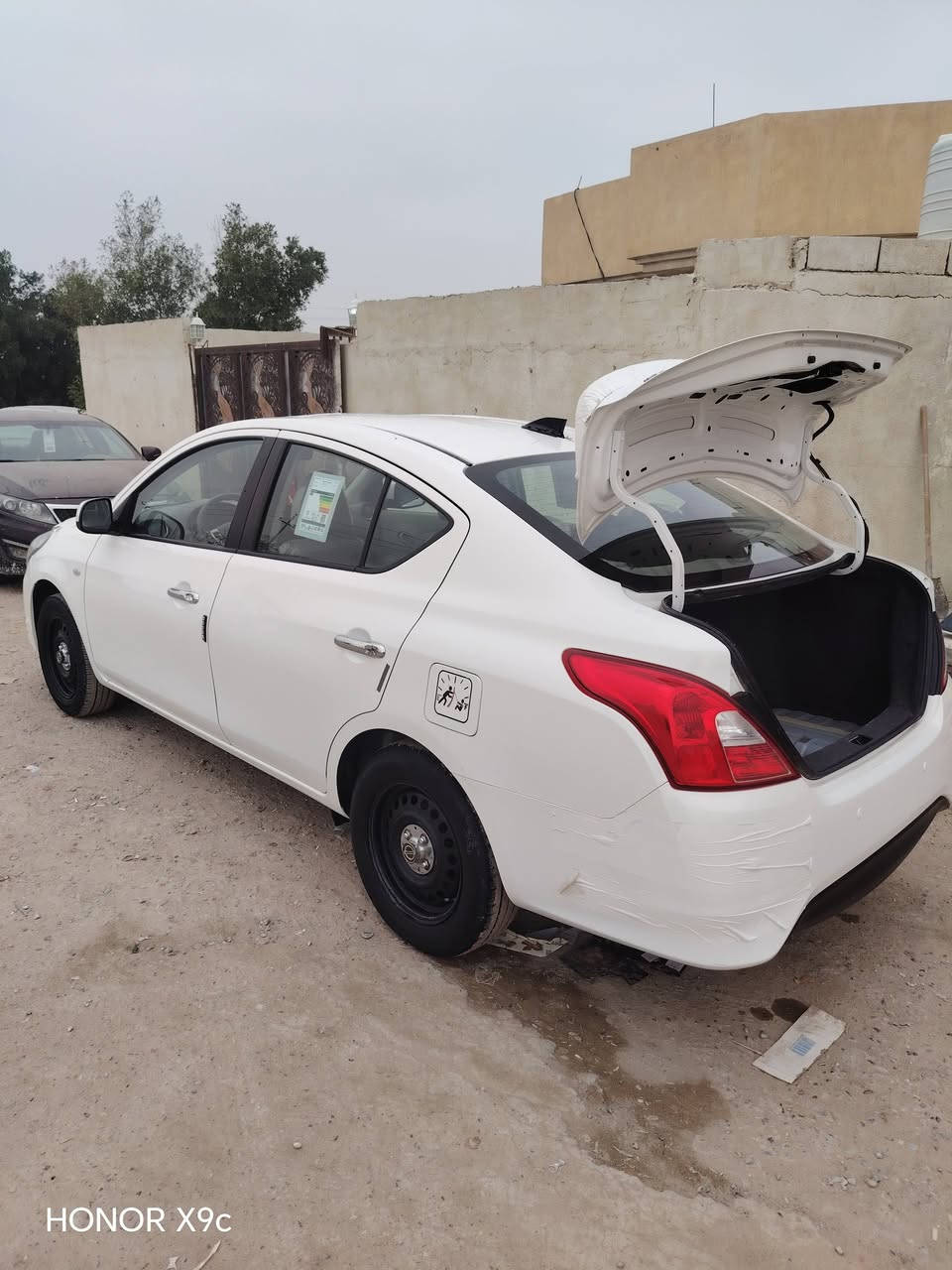 سلام عليكم نيسان سني مديل 2024سياره حلوه ونضيفه مال جناي  ماعده لاملاحضه الي ناشره ب الصوره عندي ابو البليته زرقه دوشمه جديده وليت زنون عالي وناصي ابو ضمان سياره حلوه ونضيفه مال جناي العنوان البشره زفير قربالسيطره البحريه سعر 125 وبيه مجال الشري وهاذه رقمي متواجد عله وتساب ***********
