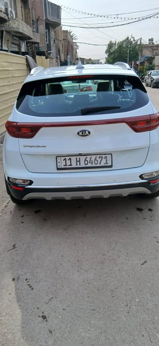 سبورتج موديل 21 ماشيه 90 بيه رصعه بلجاملغ مثل ما موضح بلصوره وبيه شخط بلباب الايمن صغير الباقي مكفول من الصبغ والبارد السياره بصمه مكاني بغداد للإستفسار الاتصال ع رقم ***********
