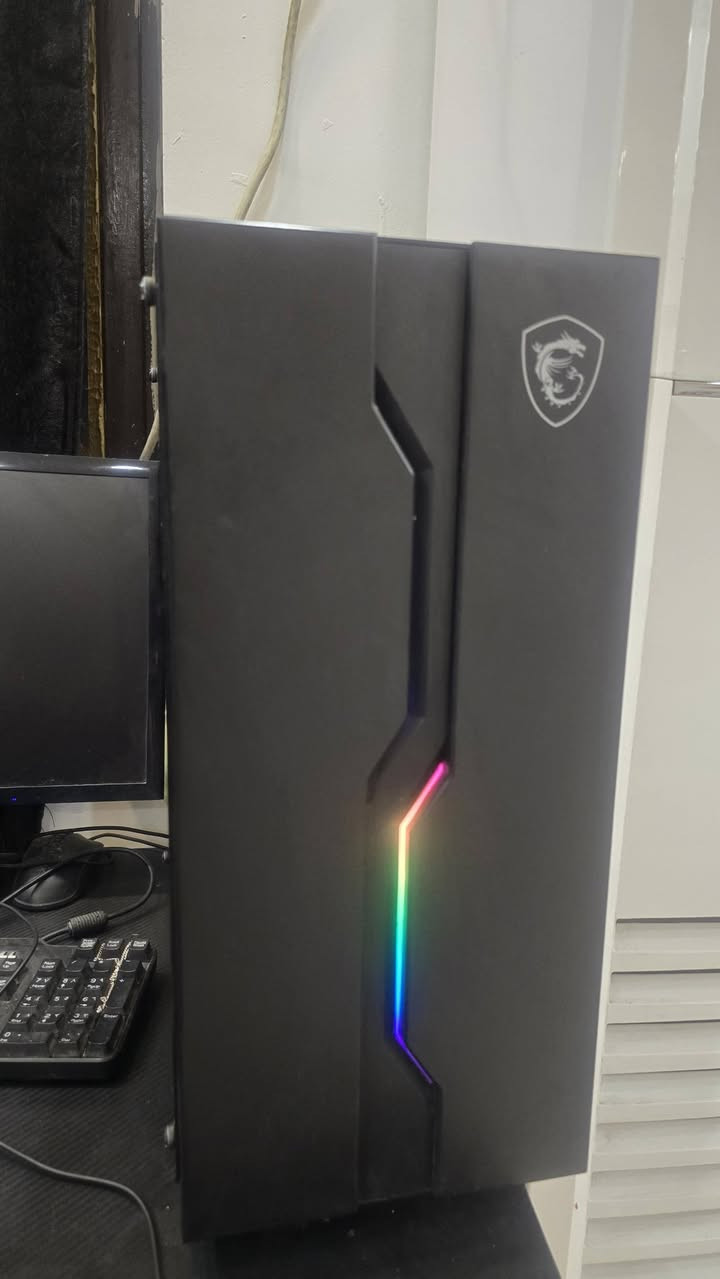 حاسبه pc مخصصه للالعاب والمونتاج  فول مواصفات 1-cor i5 3900 gen9
2-ram 24 gb
3-gpu 4070 super 
4-mother board arus
5-gass coolent sys
6- powersuply 850 game max
7-case msi rgb 
8- hard ssd 1tb مع hdd 1tb
الحاسبه استخدام قليل للبيع كيس  فقط بدون شاشة 
مع الملحقات كيبورد ميكانيكي وماوس ميكانيكي 
السعر مليون و٤٠٠ وبيها مجال بسيط 
العنوان بغداد الدورة 
***********
***********
