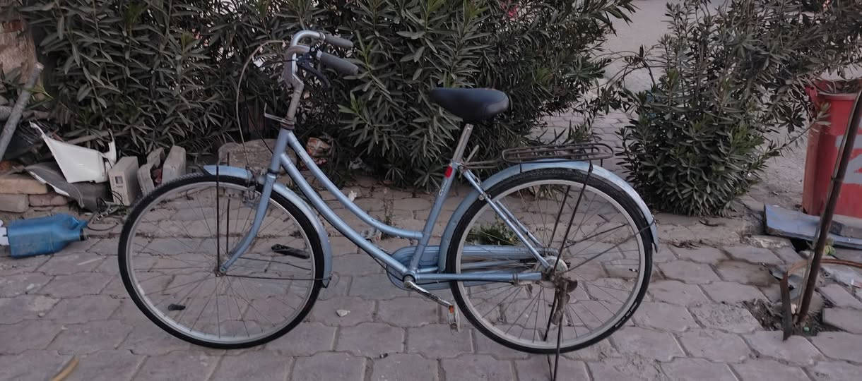 بايسكل بناتي نظيف كلش ما منقص اي شي مكاني انوار ***********
