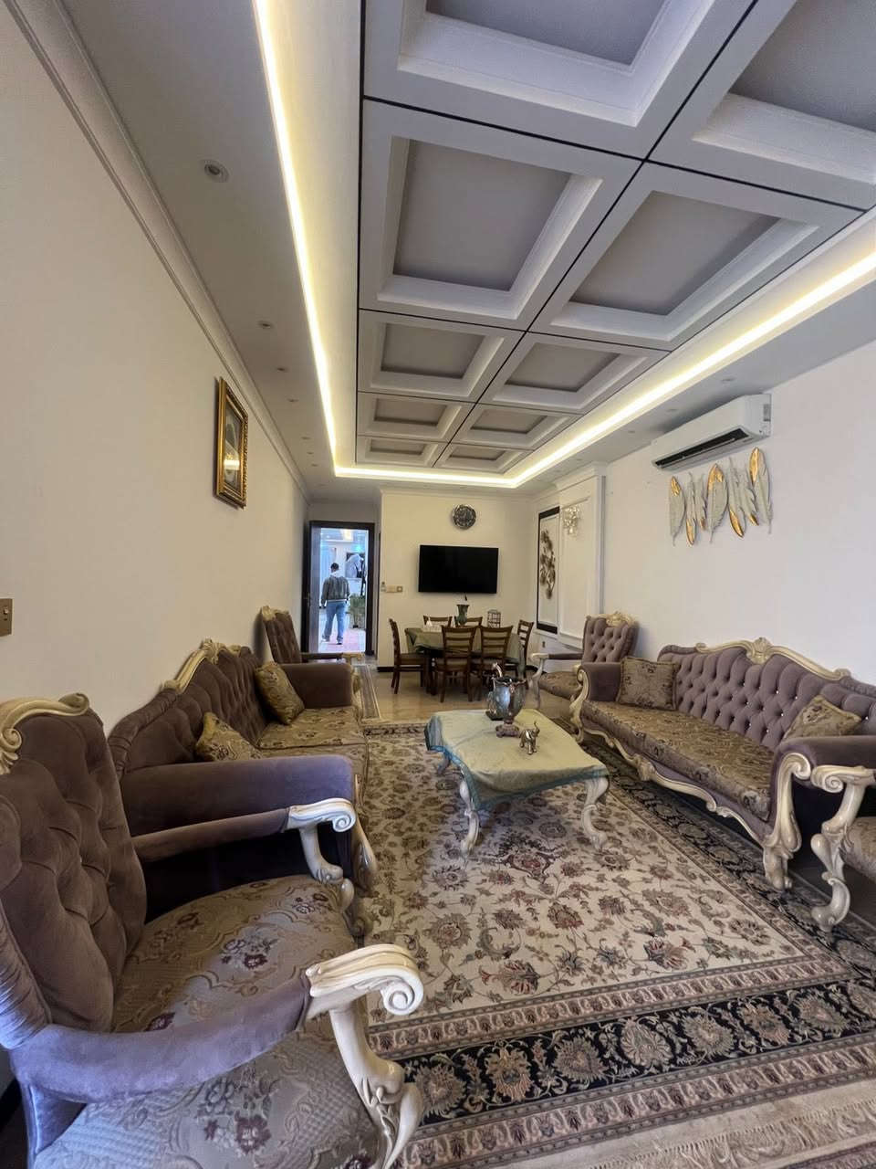 💎 للإيجار في السيدية 💎
📢 منشور رقم: ((542))
🏠 مكتب المتحدة للاستثمار العقاري
بيت💒 طابقين  مساحة 300 متر مودرن مؤثث     
يتكون من:. 
💠6 غرف نوم 
💠 صالة واسعة
💠 مطبخ حار+مطبخ بارد
💠كراج +حديقة
💠شارع عرض ٤٠ متر 
💠 خدمات عدد 
بدل الايجار4 مليون بي مجال
📍 الموقع: السيدية”  

————————————
📞للاستفسار:☎️ ***********
***********

📍 موقع المكتب:
 السيدية – قرب  مجمع السفير 

🏢 المتحدة للاستثمار العقاري
