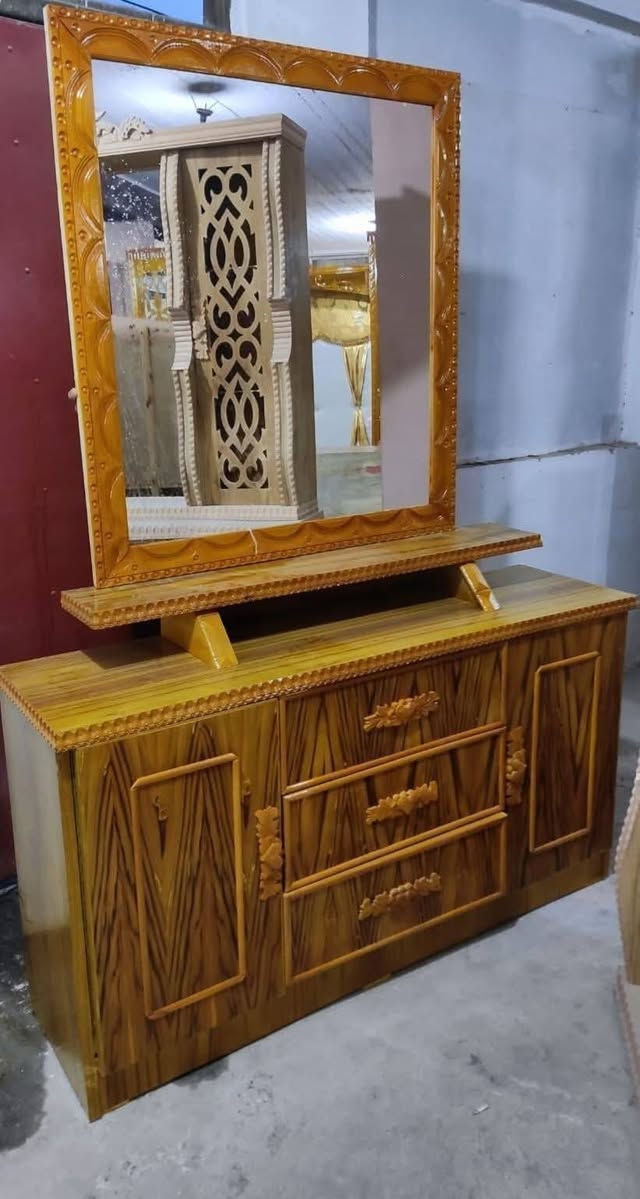 عرض خاص وبلاش
تخت نفرين مع ميز تواليت خشب صاج ثقيل صبغ حراري جدد مامستعملين السعر 350 الف قفل للأستفسار
***********
***********
